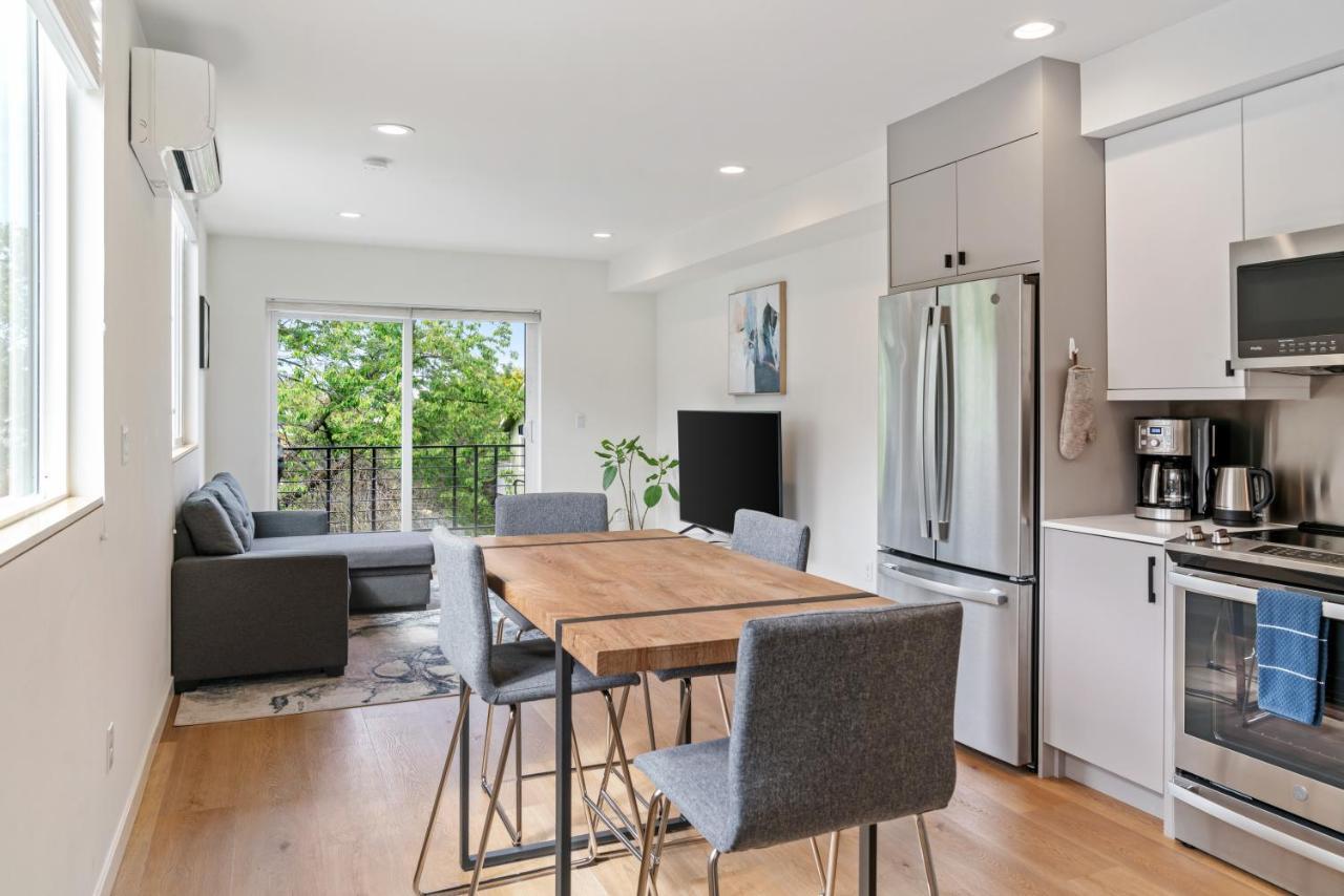 Modern Two Story Townhouse Near Light Rail Apartment Seattle Bagian luar foto
